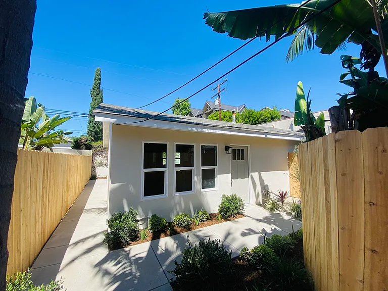 673 Mira Mar Ave — Photo 4