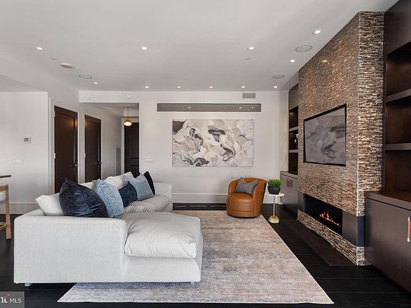 3rd image of 11990 Market St Unit 2101