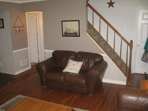 5th image of 107 Oakwood Dr