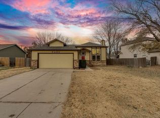 8830 E Hurst St, Wichita, KS 67210