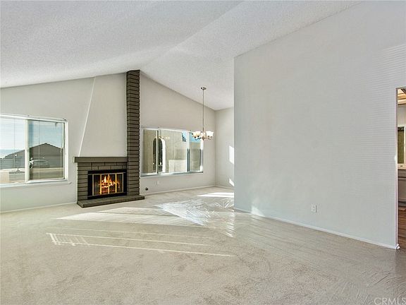 2nd image of 10410 Banyan St