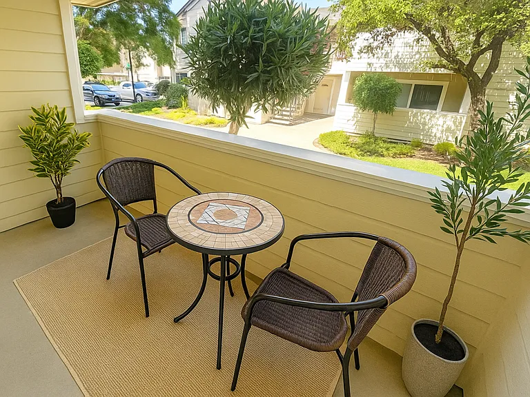 Emerald Pointe — Photo 17
