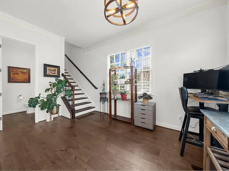 410 Rose Garden Ln — Photo 27