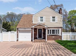 120 Whitehouse Ave, Roosevelt, NY 11575