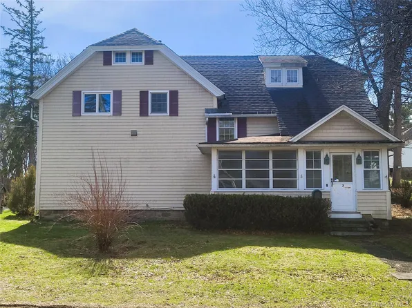 7 Hambletonian Avenue, Chester, NY 10918