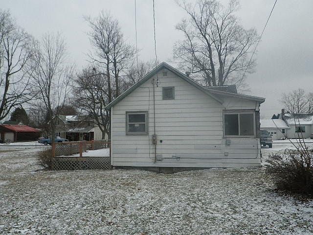2nd image of 6028 3rd St