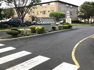 48 Riverview Ct, Secaucus, NJ 07094