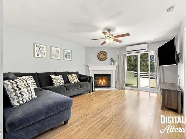 2533 Antonio Dr Unit 101, Camarillo, CA 93010