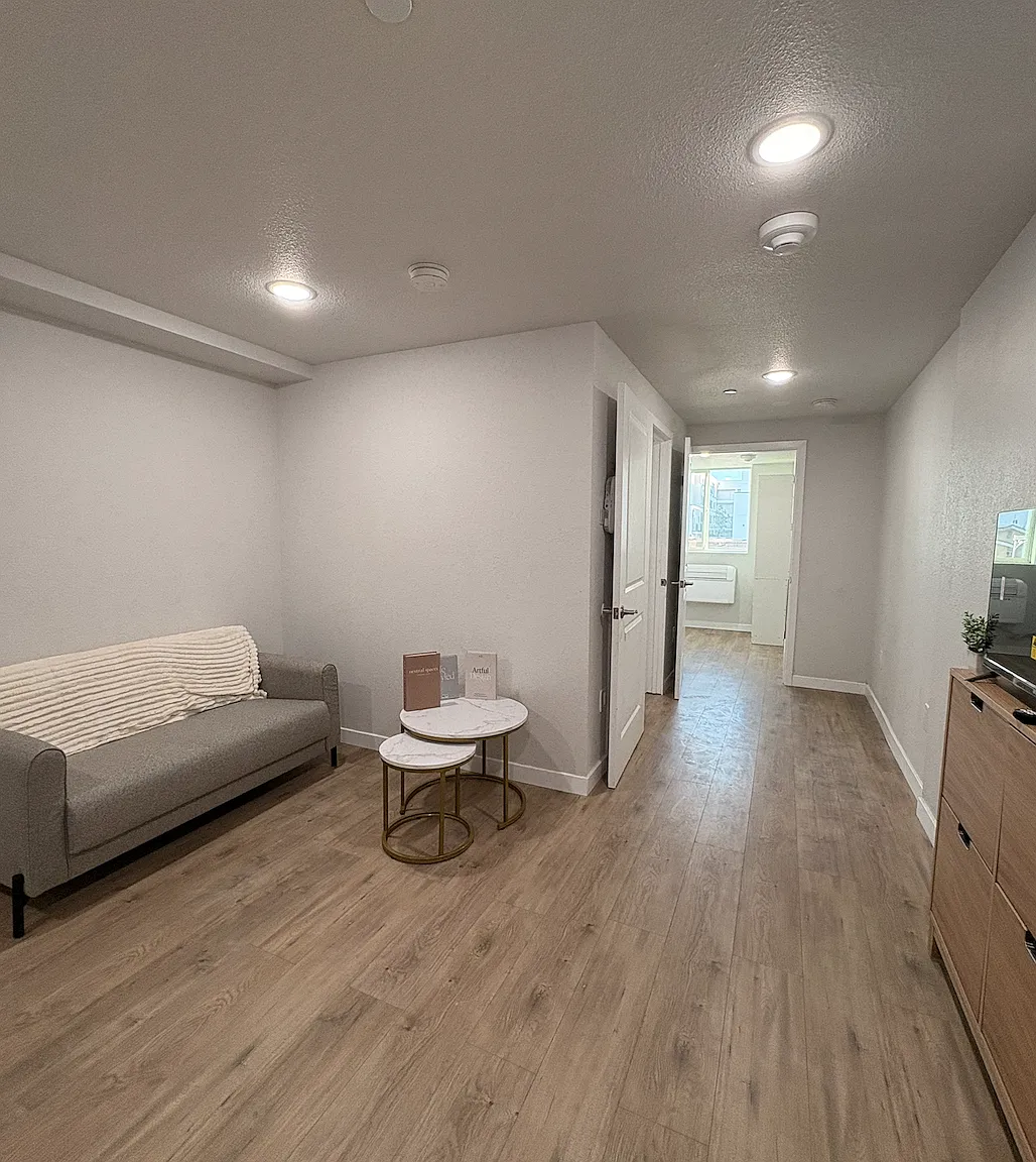 1 bed, 400 sqft, $1,260 — Photo 1