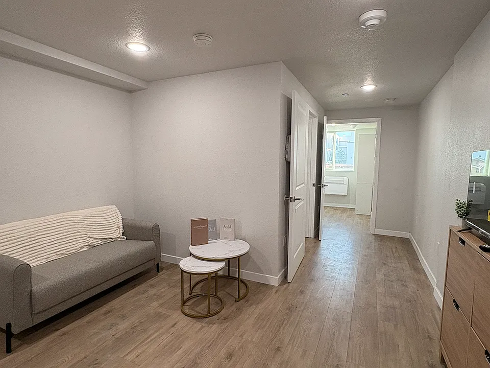 4184 S Western Ave #207