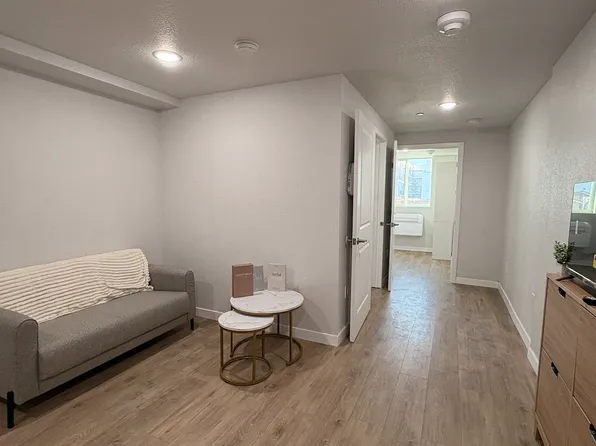 4184 S Western Ave #207, Los Angeles, CA 90062