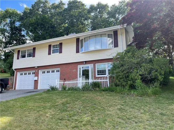 595 Lydia Ave, Woonsocket, RI 02895
