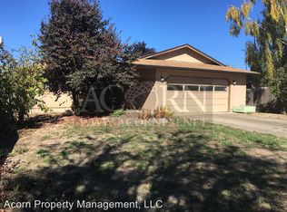 1552 C St, Springfield, OR 97477