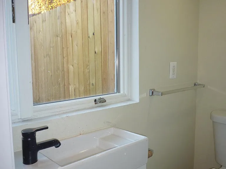 504 S Washington St — Photo 15