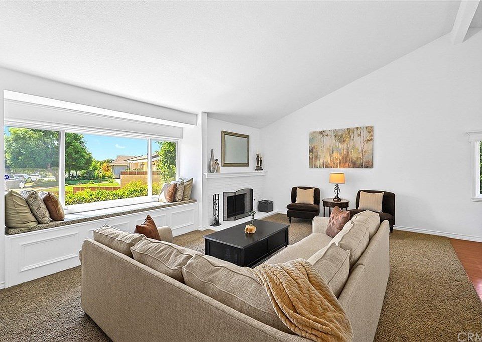 1st image of 755 E Camellia Dr
