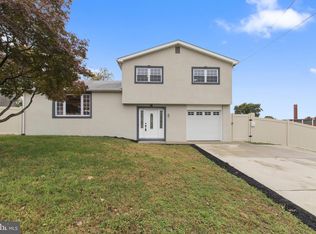 8820 Ashton Rd, Philadelphia, PA 19136