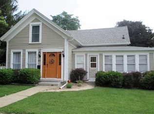 27 N Mason Ave, Amboy, IL 61310