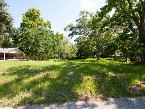 711 Herrick Ave #711, Pascagoula, MS 39567