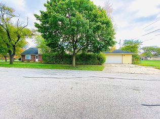 322 Wheeling Ave, Wheeling, IL 60090