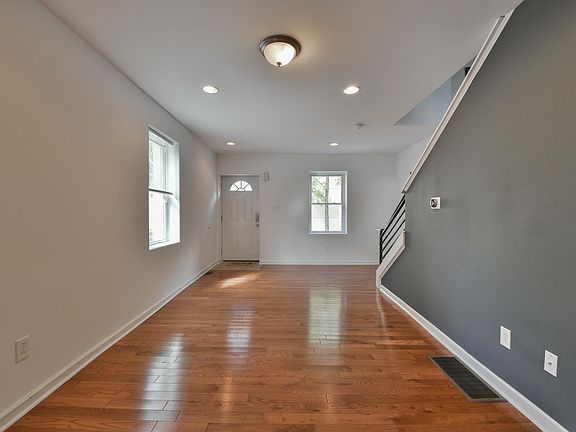 2nd image of 2609 Sepviva St