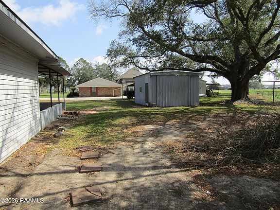 3rd image of 1182 Guidry Rd