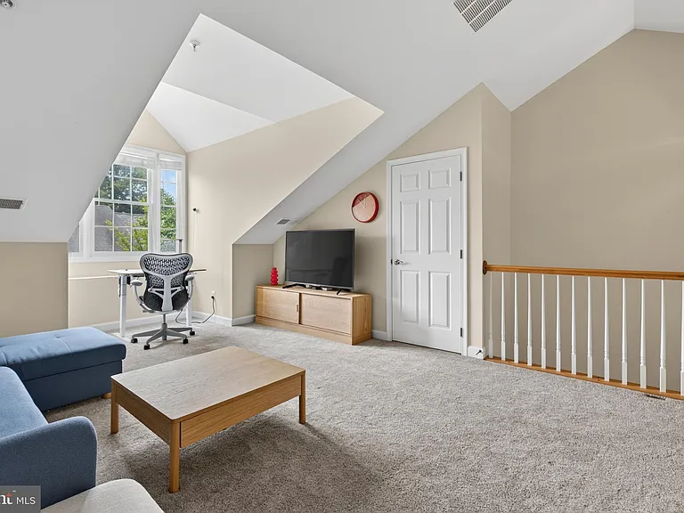8814 Hunting Lodge Ct — Photo 43