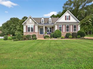 1423 Cypress Creek Pkwy, Smithfield, VA 23430