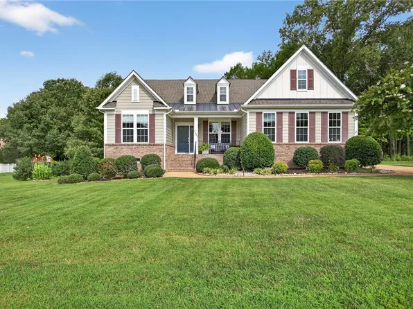 1423 Cypress Creek Pkwy, Smithfield, VA 23430