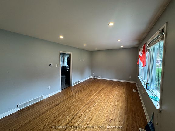 5th image of 10 Tewksbury Cres