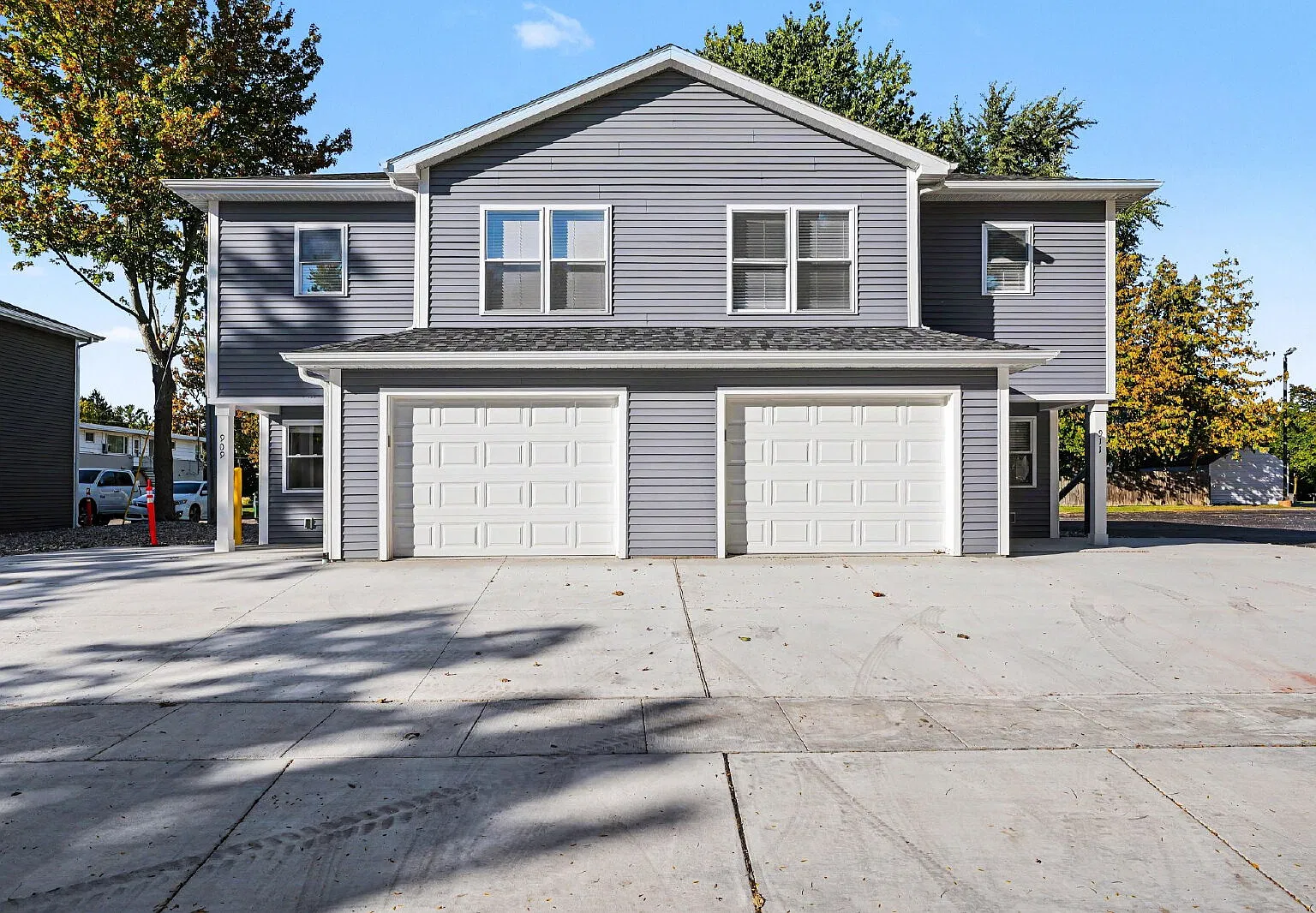 3 bed, 2.5 bath, 1900 sqft, $2,500 — Photo 1