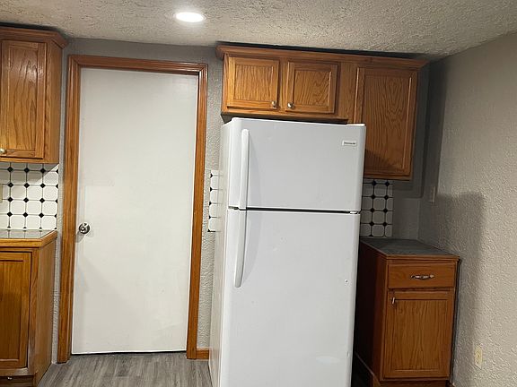 Kitchen/Refrigerator