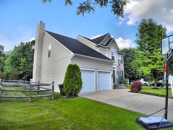 3rd image of 2508 Country Oak Ct