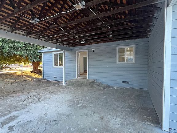 3rd image of 1319 Pettis St