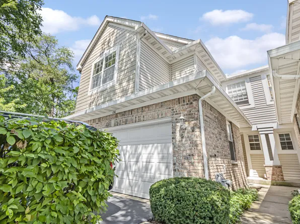 136 Bay Dr, Itasca, IL 60143