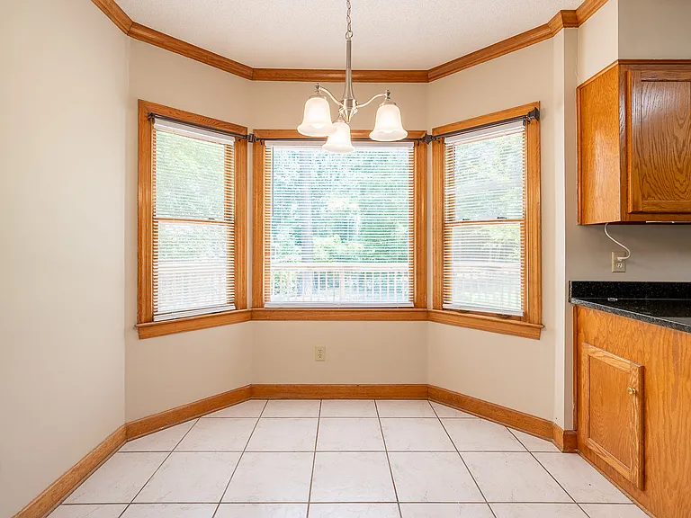 4135 Knollcrest Cir N — Photo 12