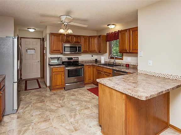 5th image of 1206 NW Cedarwood Dr