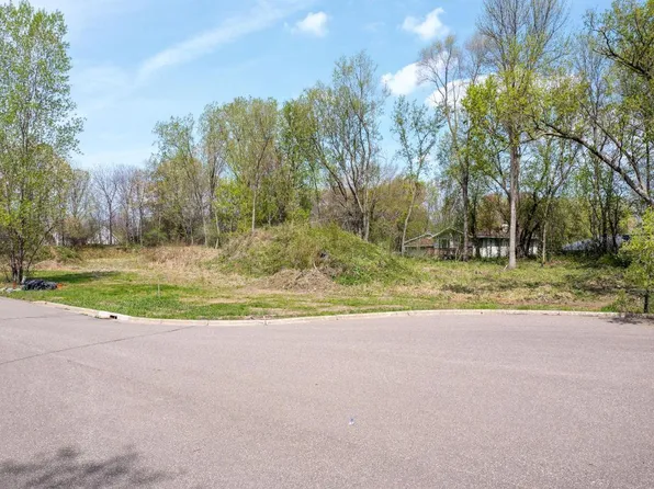 1791 Cheri Ct, White Bear Lake, MN 55110