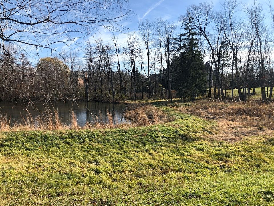 1st image of 5 Abbey Woods Dr