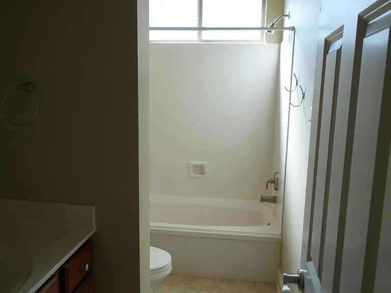 1207 Rue Renoir — Photo 19