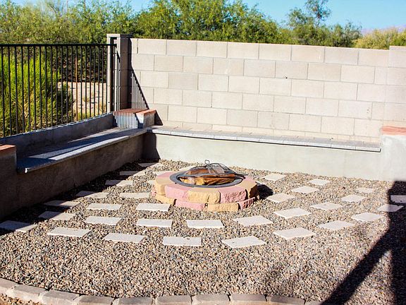 2nd image of 1042 W Calle Del Libro Dorado