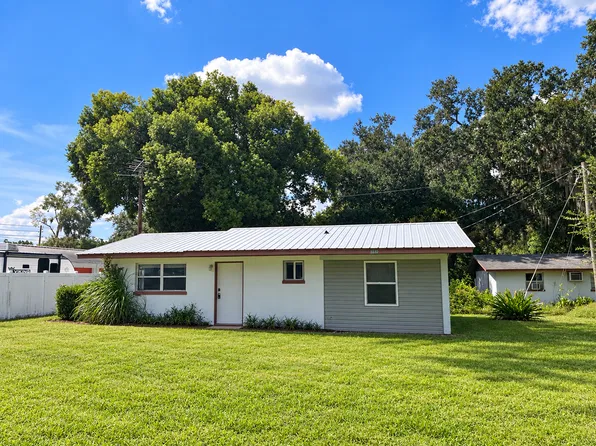 5027 Studio Dr, Zephyrhills, FL 33542