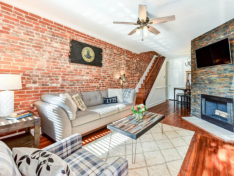 1403 Prince St — Photo 2