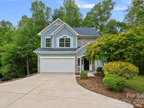 800 17th Avenue Dr SE, Hickory, NC 28602