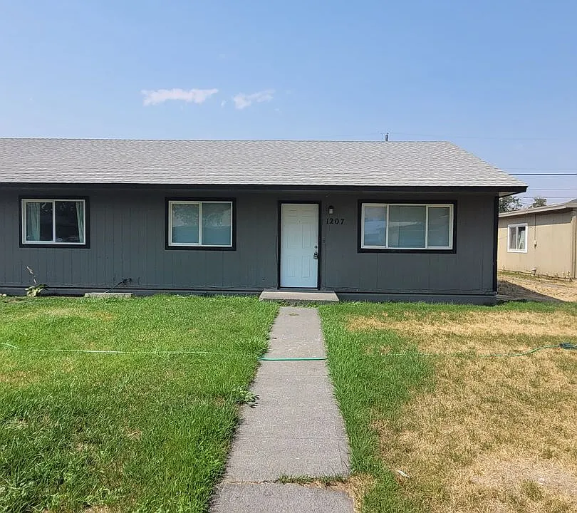 1207-1209 Mitchell Ave