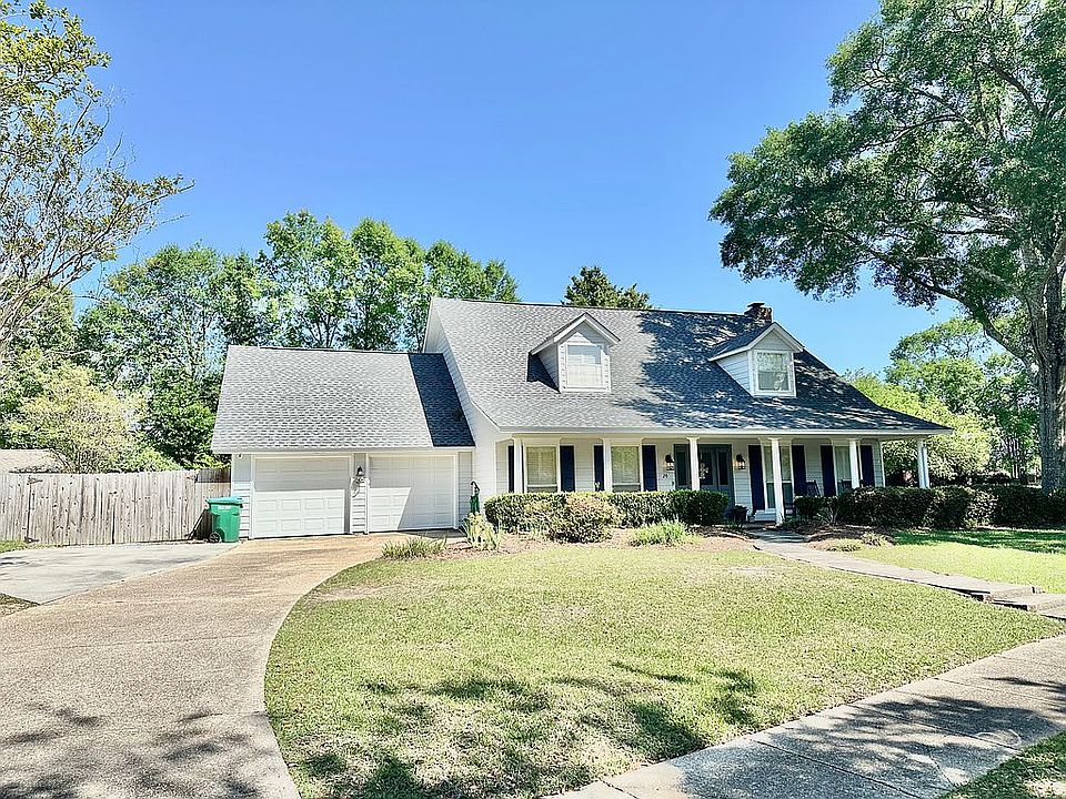 1st image of 20 Old Oak Ln