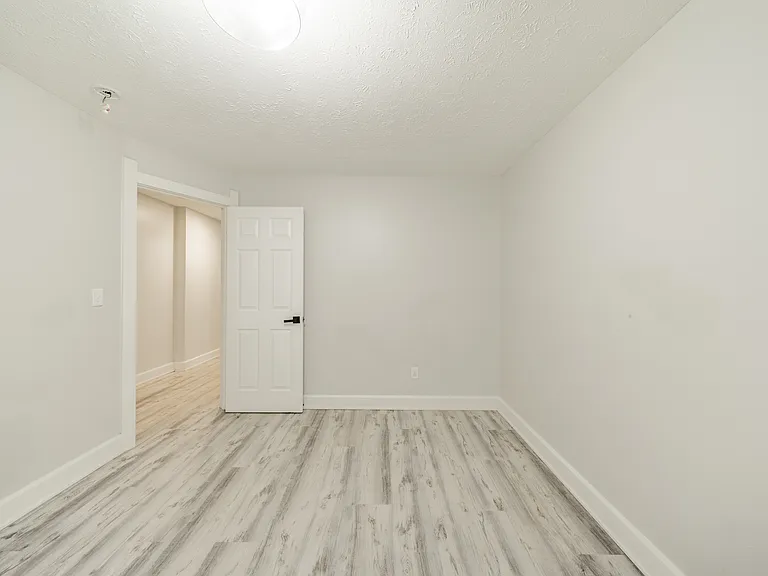 2344 N Capitol Ave — Photo 2