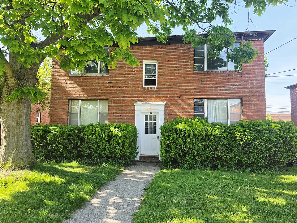 40 Eagan Dr #4