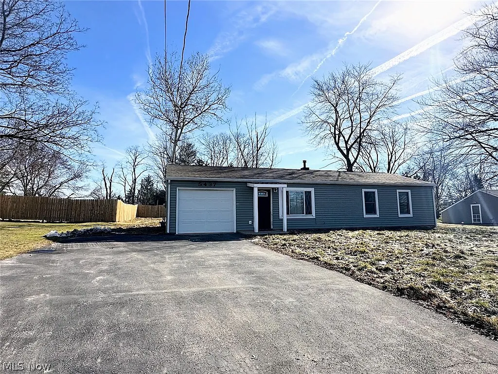 5437 Bartlett Rd photo 1