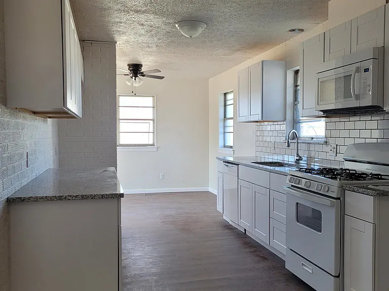 8204 S Country Club Dr — Photo 3