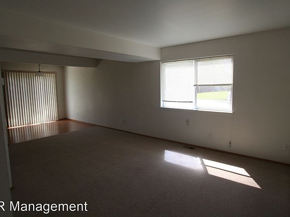 3rd image of 525 W Shore Dr #4879277